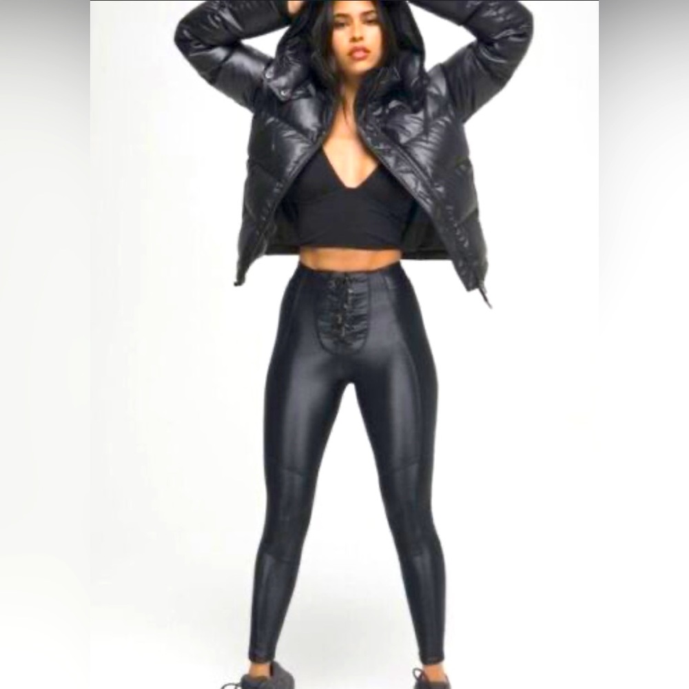 Good American Bombshell Legging
